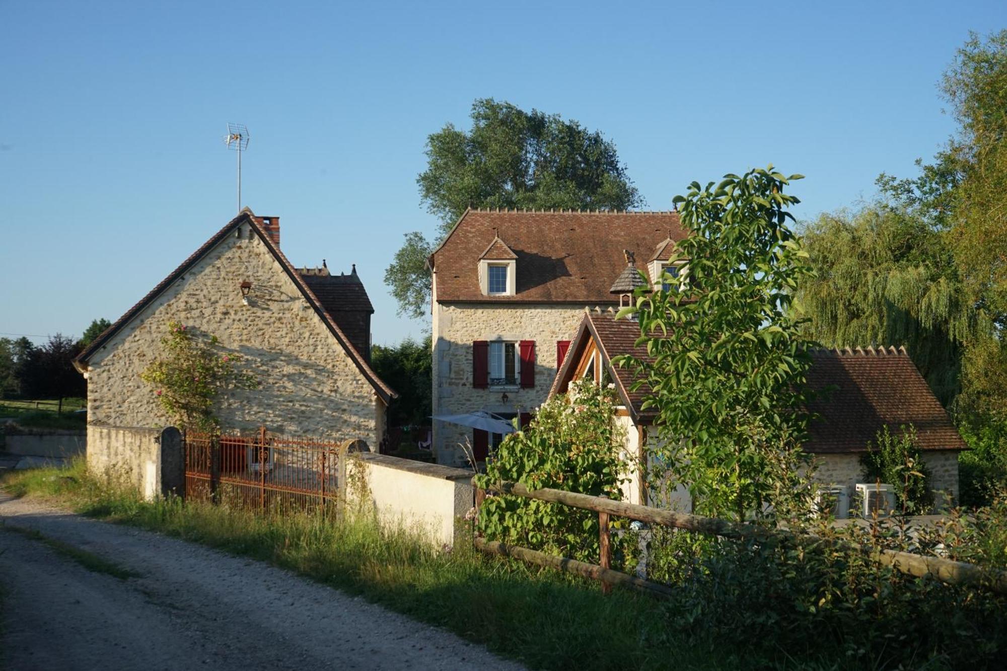 Moulin De Petoulle Hotel Charenton-du-Cher Exterior foto