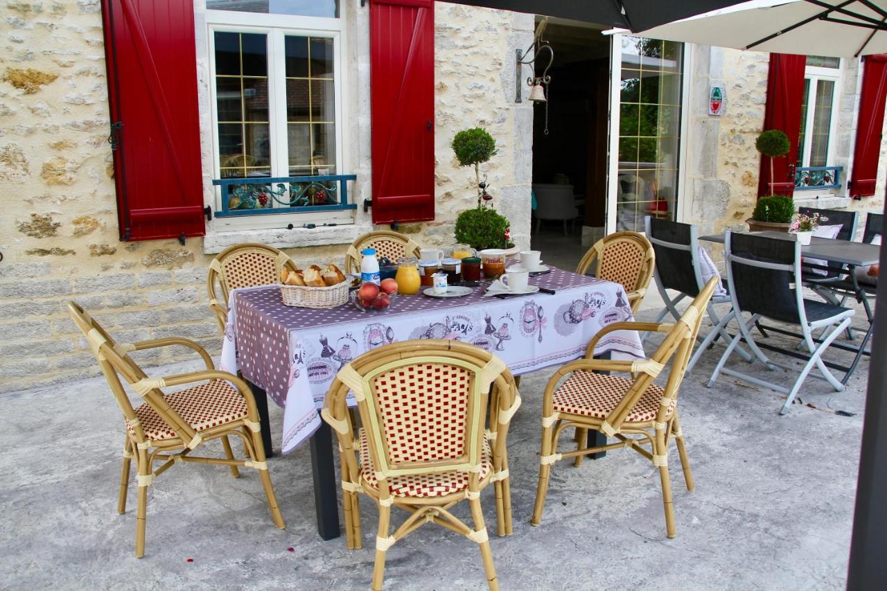 Moulin De Petoulle Hotel Charenton-du-Cher Exterior foto